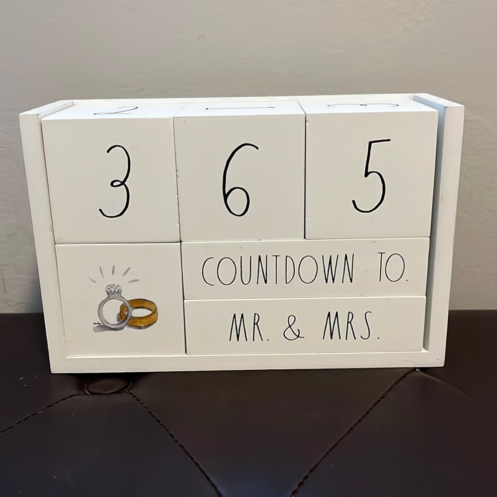 Rae Dunn holiday wooden block calendar